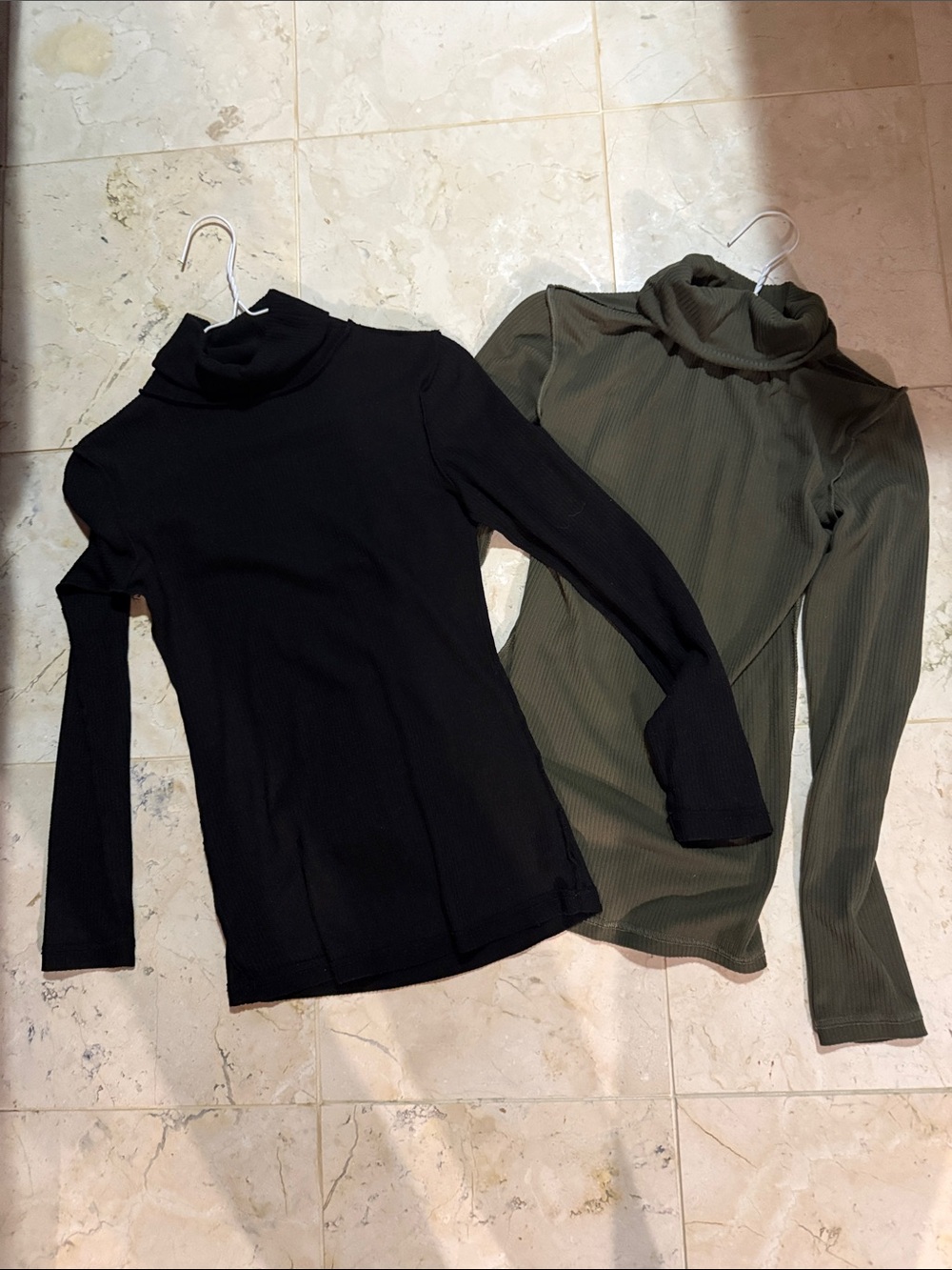 Set Ribbed Turtleneck Long Sleeve Top - Black & Olive